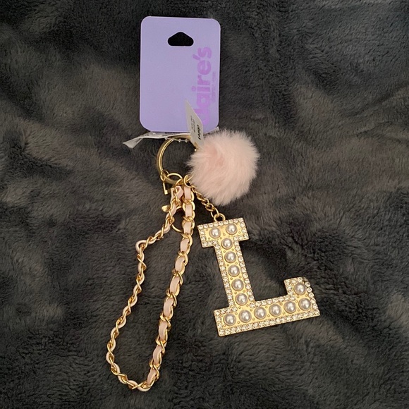 Claire's L keychain add on $16.50 CAD retail NWT - Picture 1 of 2